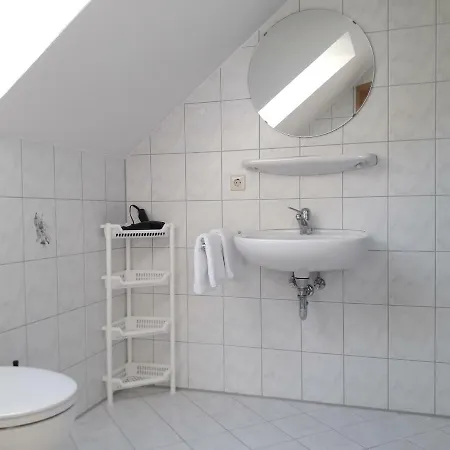 Brachfeld Zehneins Gastezimmer 招待所 索兹阿奈卡